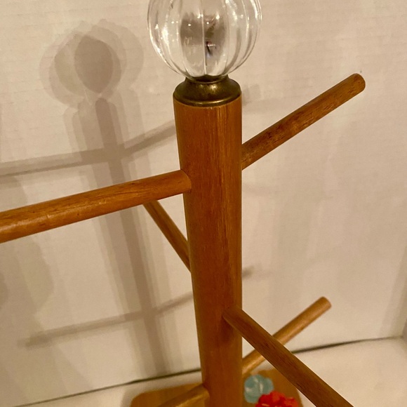 Pioneer Woman Vintage Floral Mug Tree Holder With Acrylic Knob - Holds 6 mugs - Picture 4 of 5